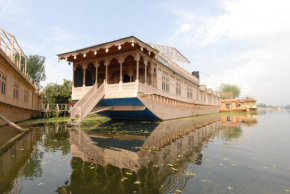 Khilona luxury Heritage Houseboats